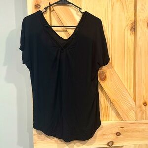 Apt. 9 black tshirt. Size medium. Good condition.